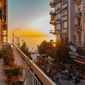 koromila-sea-view-apartment.hotels-of-thessaloniki.com/